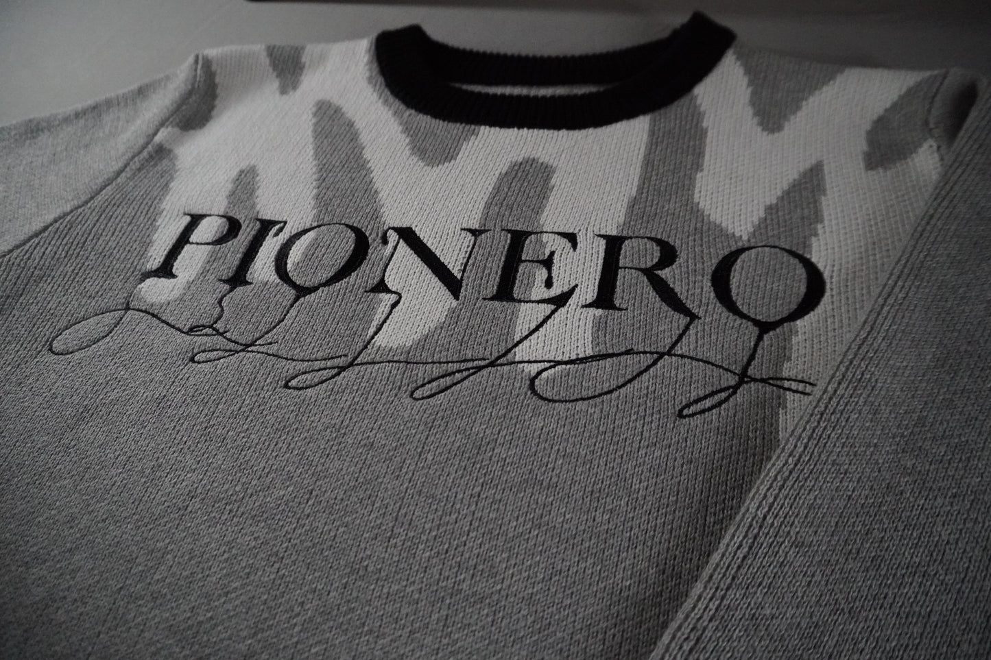 PIONERO Sweater Grey